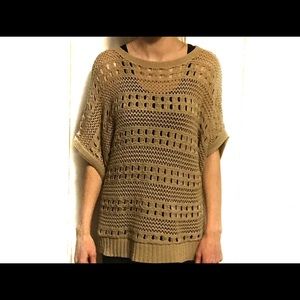 Knit short sleeve sweater